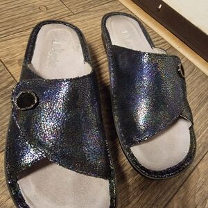 Alegria Kylee Metallic Adjustable Slip On Comfort Sandal Shoes Women’s Size 37